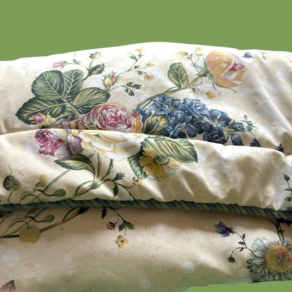 Sheridan Australia 2 Std Shams Front Padded White Magnolia on Green 25.5
